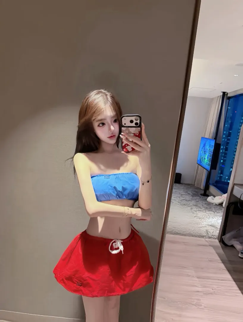 梦涵 三点粉 制服丝袜 Gallery 2