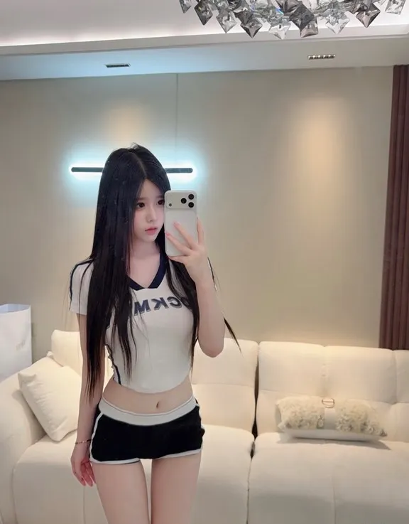 极品白虎冰淇淋外表清纯内心骚白 Gallery 5