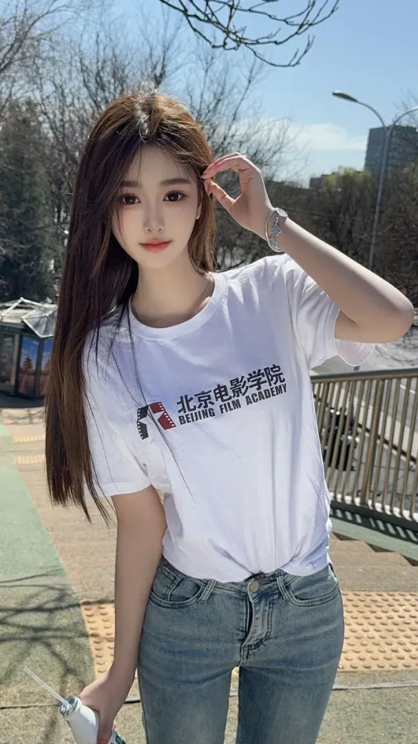 浦东学生雯雯 Gallery 1