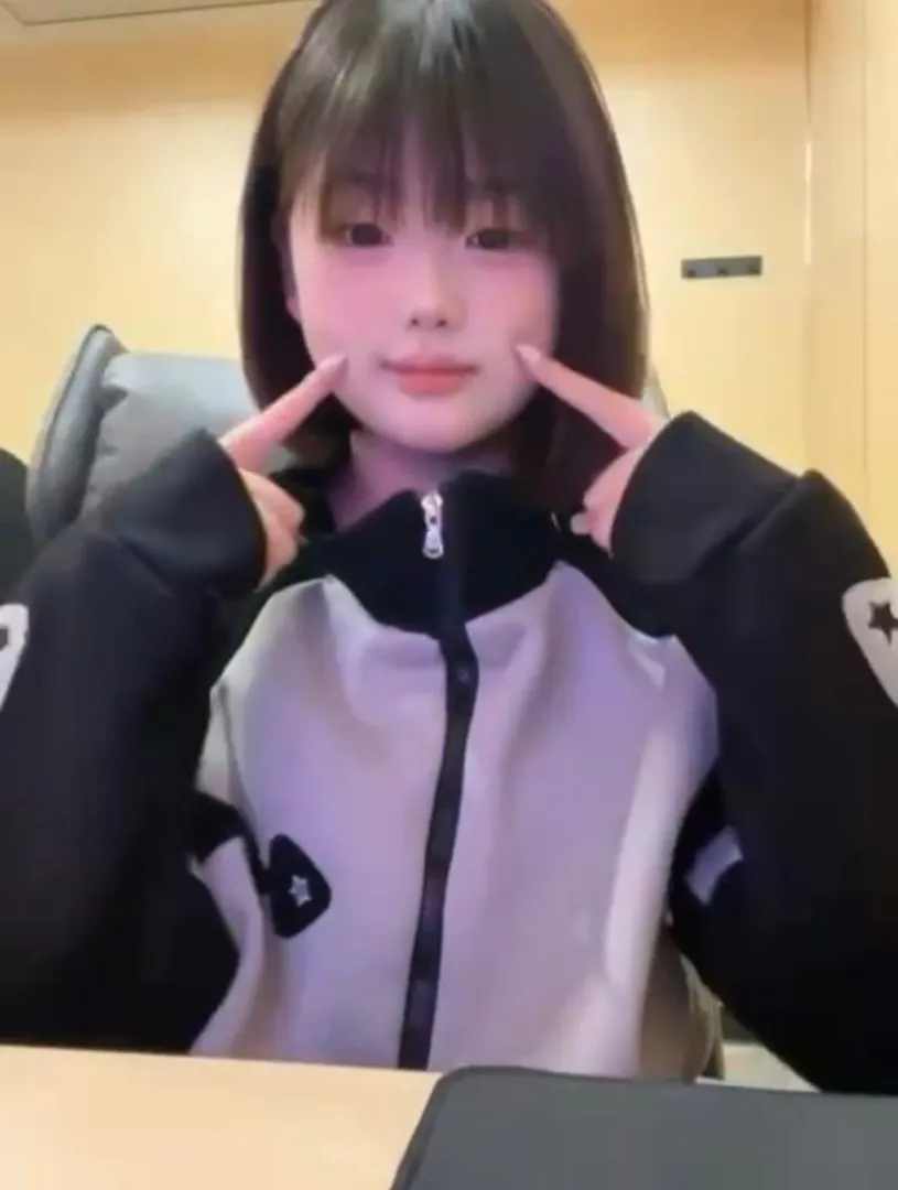 嘉定 ❤️贝贝 新人短发萝莉18学生妹