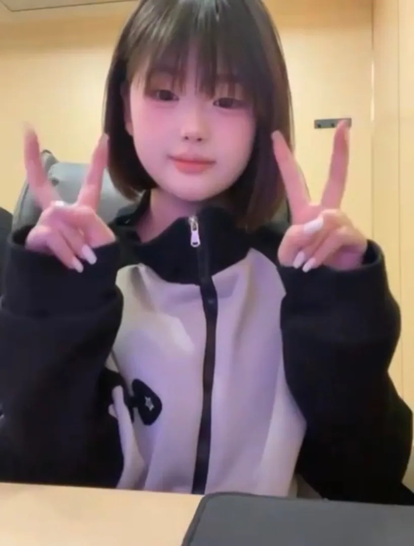 嘉定 ❤️贝贝 新人短发萝莉18学生妹 Gallery 3