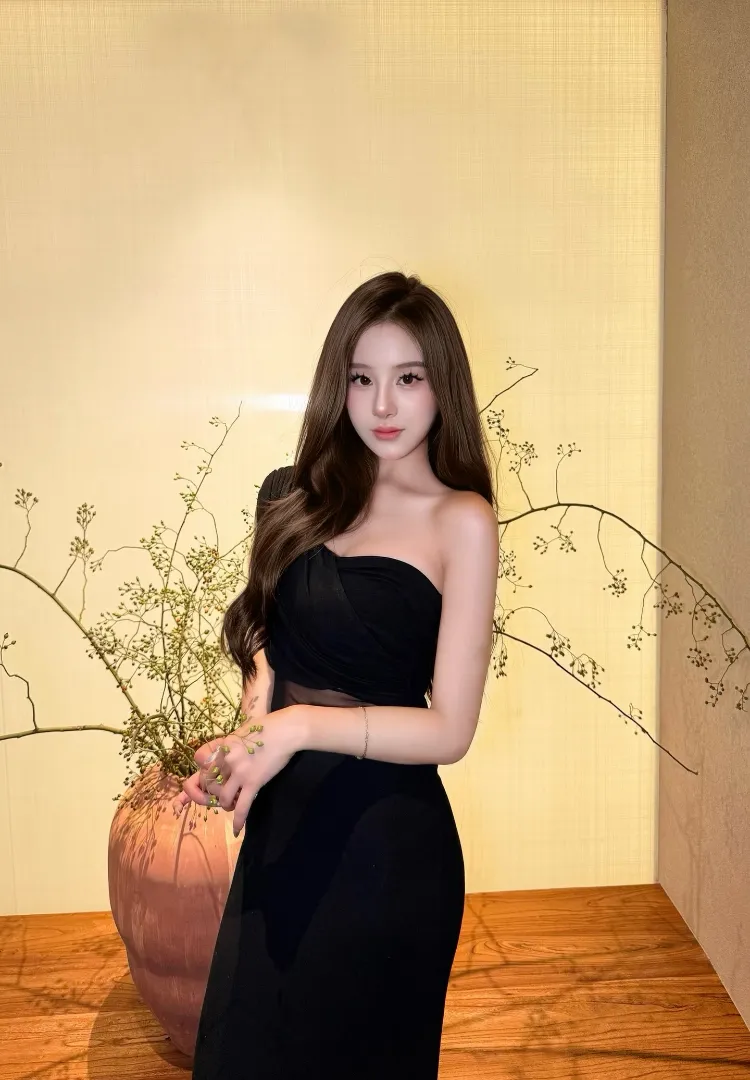 静安洋酒🇻🇳越南阿妹 娇小型简单中文交流 Gallery 3
