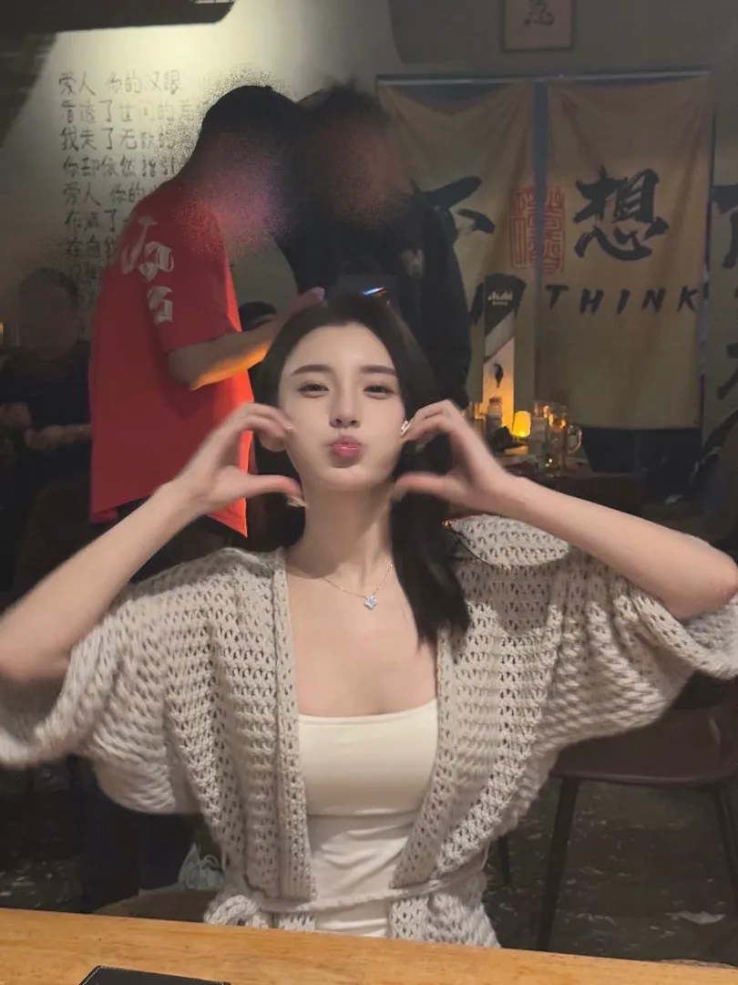 Y4852-172 静安硬万网红健身达人博主 172E.03