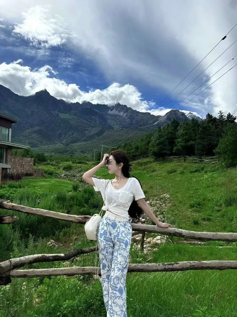 宝山漫微05年颜值气质在线 回头率超高❤ Gallery 6