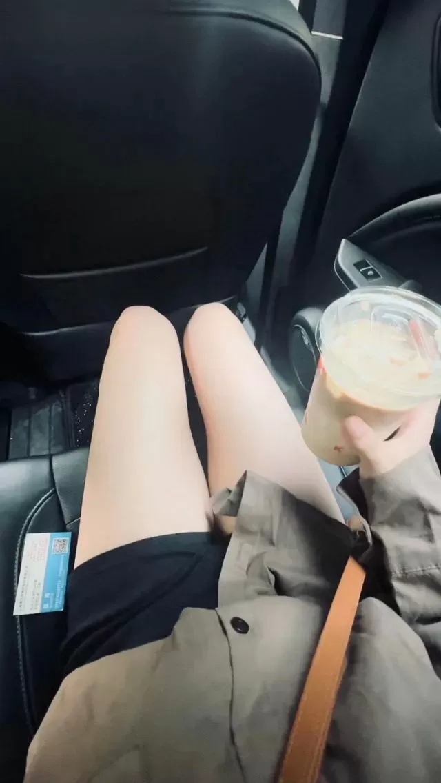 闵行06芷晴童颜巨乳学妹兼职 Gallery 5