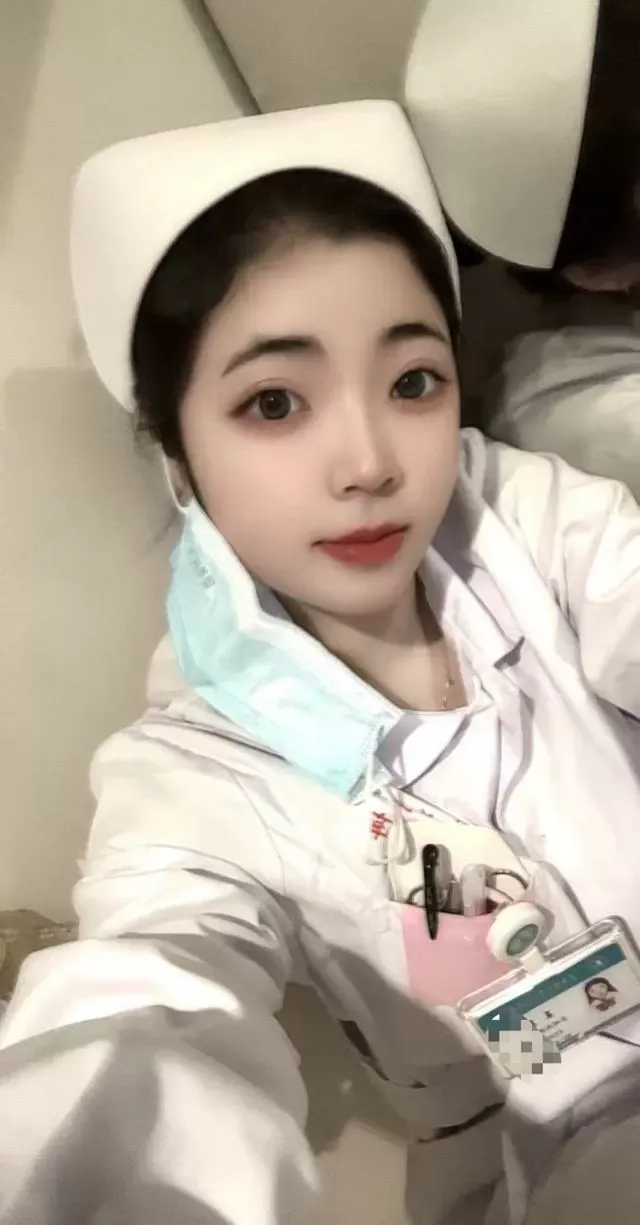 浦东兔兔 护士兼职假赔 童颜巨乳