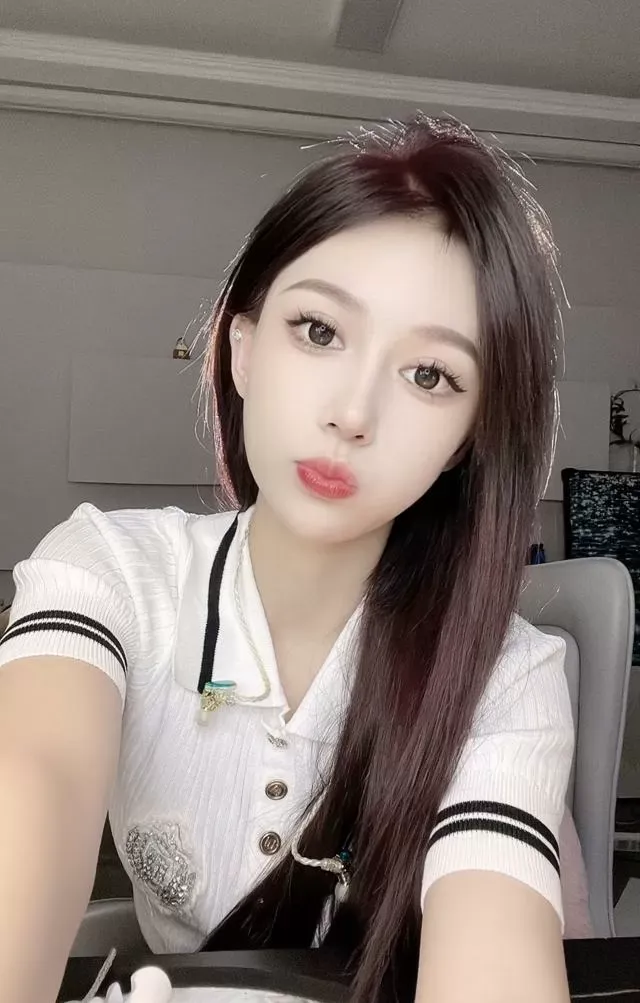 浦东极品高颜值淫荡骚货(雪白)莞式服务:妹子全自动 Gallery 4