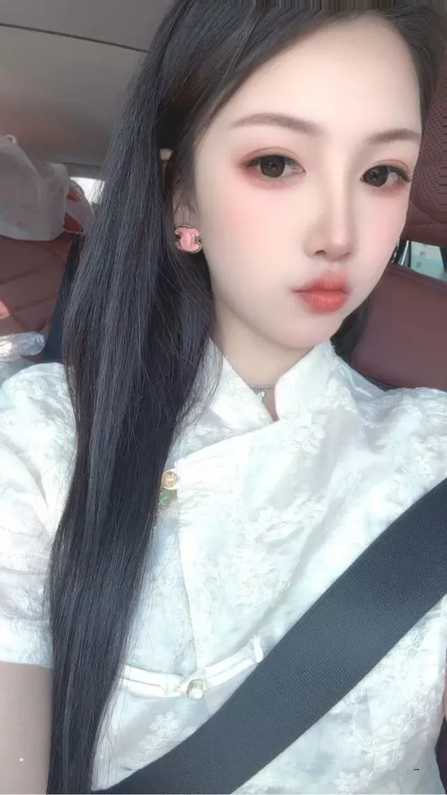 浦东极品高颜值淫荡骚货(雪白)莞式服务:妹子全自动 Gallery 6