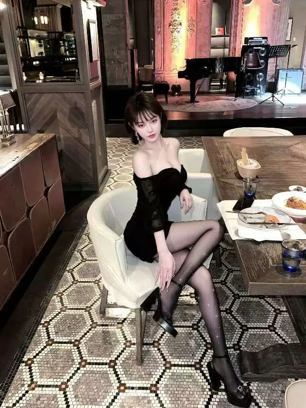 浦东新人:cc(短发女神)