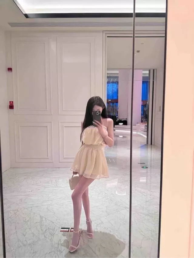 小鱼 真实D🐻 平面模特 美院校花 兼职短开 Gallery 6