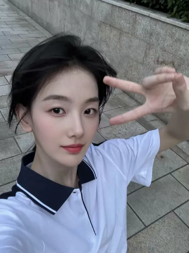 娴娴 真实学妹,刚满18,暑期兼职