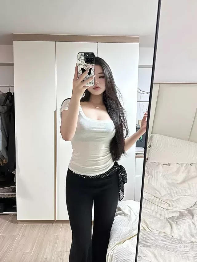 浦东兔兔 护士兼职假赔 童颜巨乳 Gallery 4