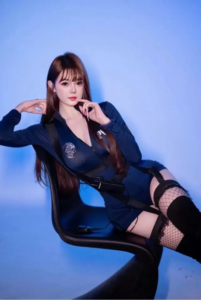 浦东 咪咪 跨界御姐 身材丰满 Gallery 4