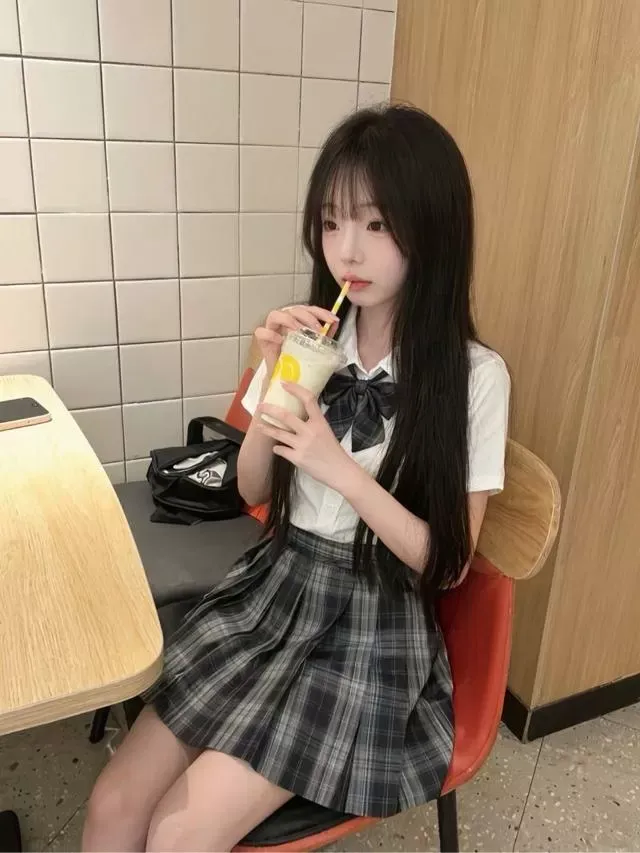 闵行萝莉凡凡