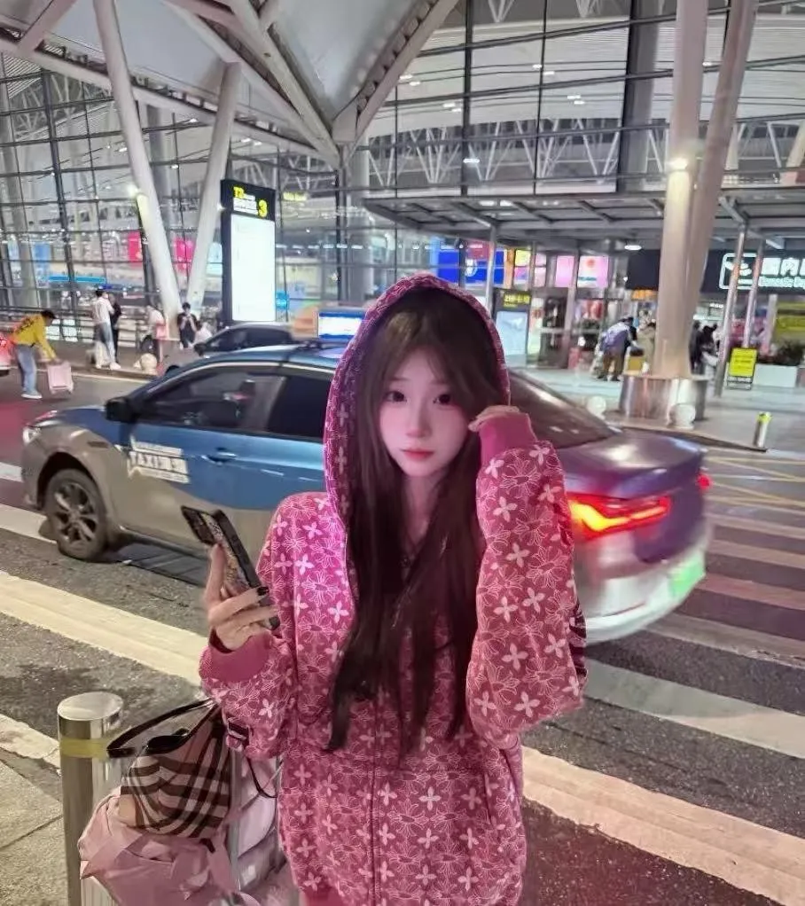 徐汇 琳琳 真实18嫩妹 刚破处 真人真照 Gallery 3
