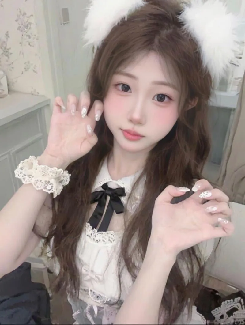 芙芙 刚下海嫩妹 小穴 JJ太大的受不了 Gallery 5