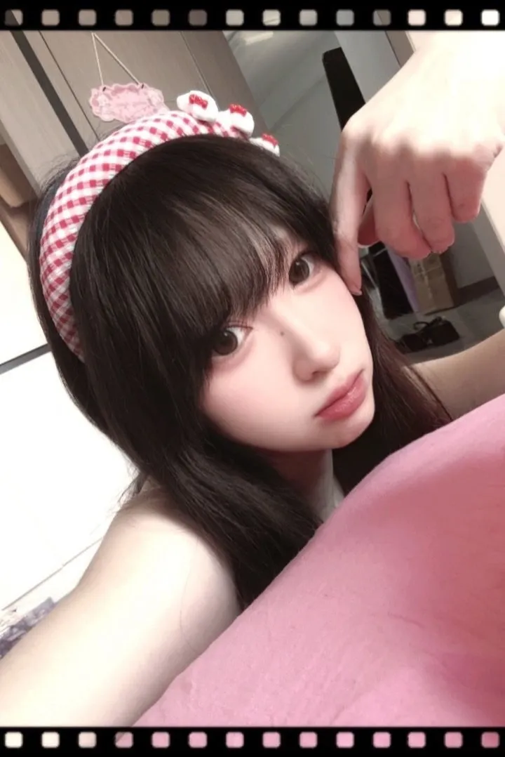 纯天然 妈生脸  学生兼职 极品反差 Gallery 6