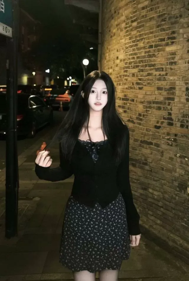 妍妍刚下💦06极品学妹 Gallery 3