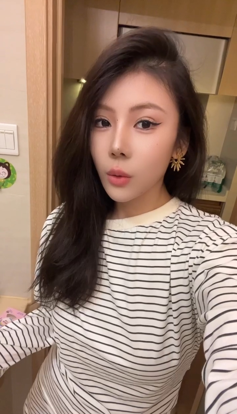 闵行露露中俄混血 Gallery 6