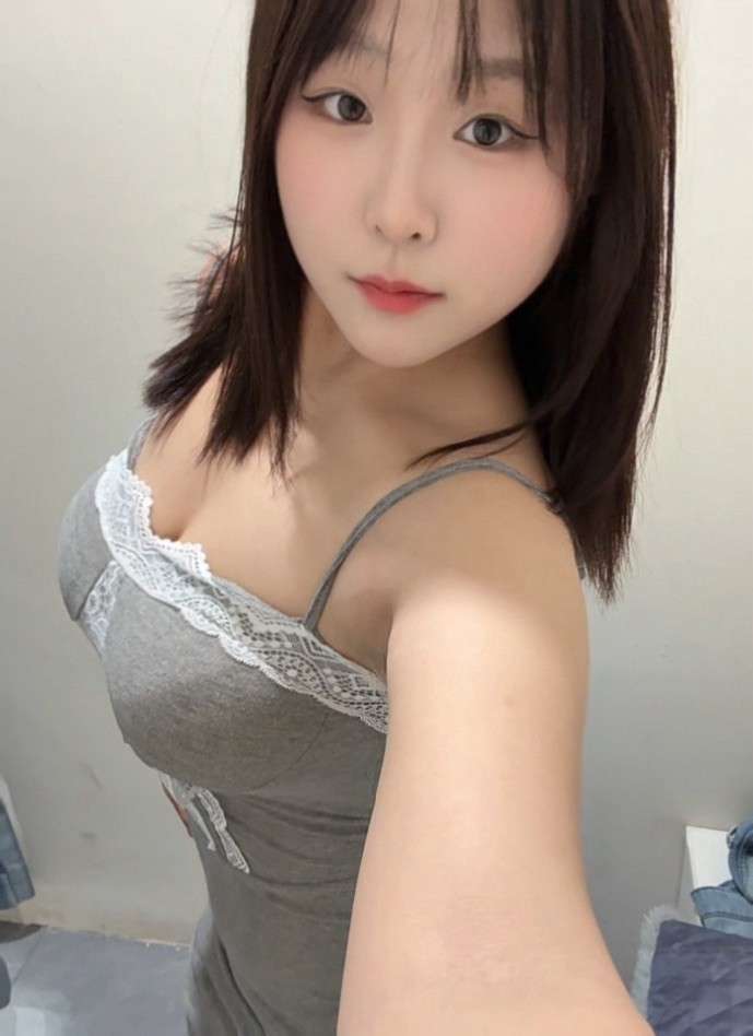 浦东07壹壹 新人巨乳学妹 Gallery 3