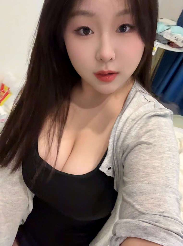 浦东07壹壹 新人巨乳学妹 Gallery 4