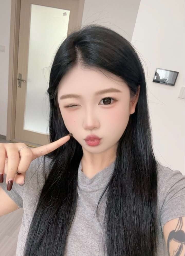 甜甜❤️可御可甜~天然大胸