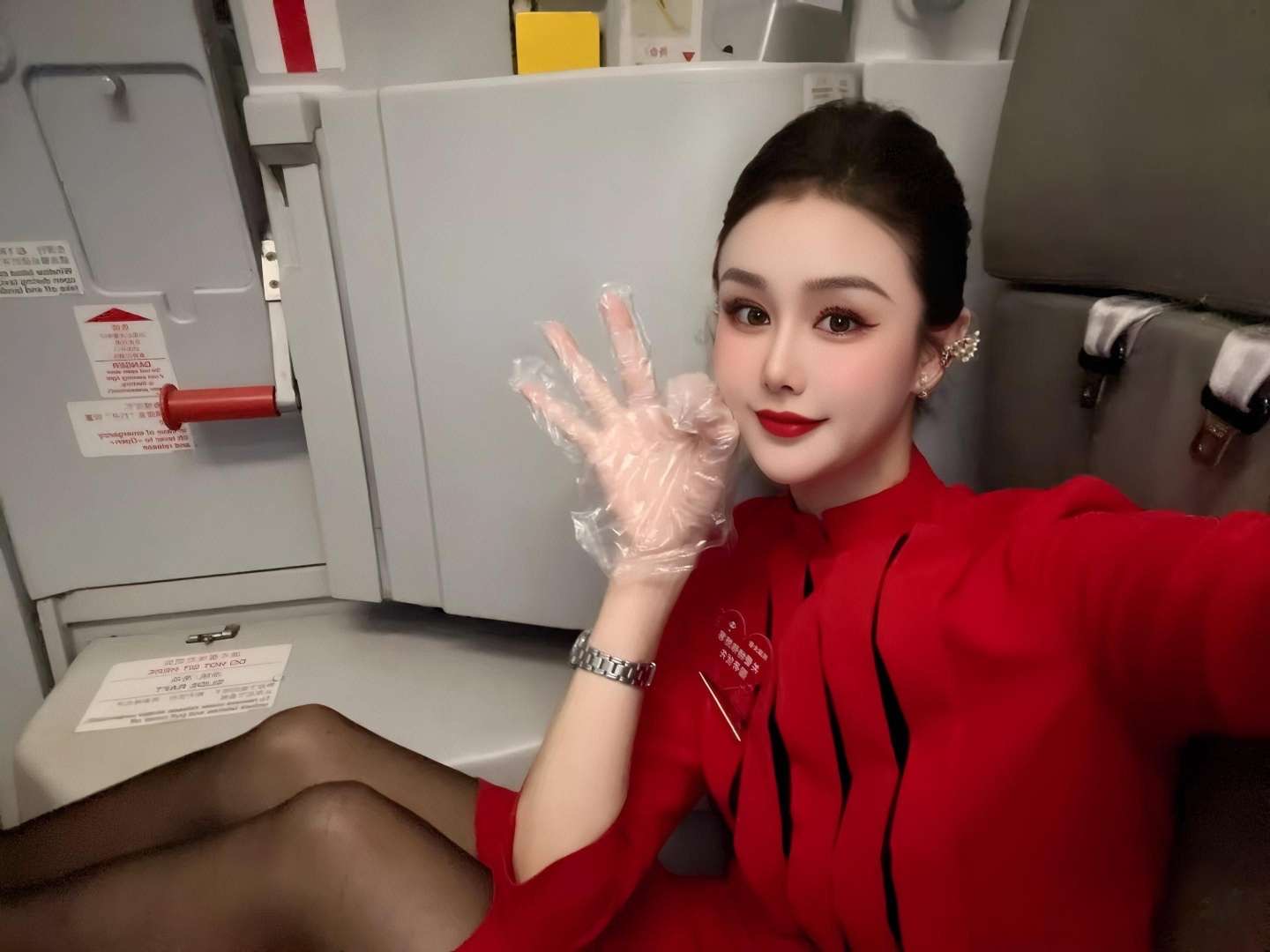 静安空姐爱丽潮喷sm白虎 Gallery 6