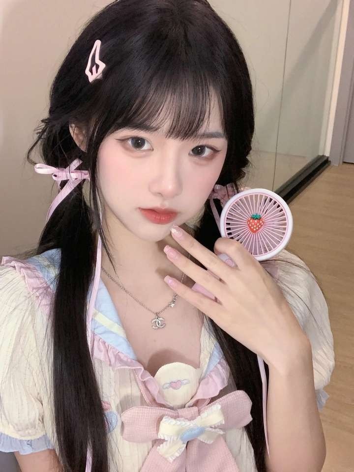 闵行灌灌🌸18萝莉粉🌸 Gallery 1