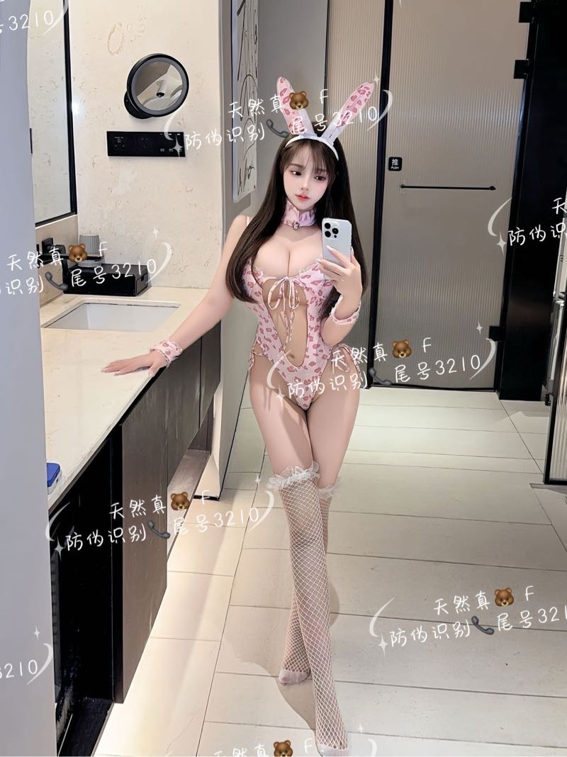 Y745A-桐桐 静安天然白虎萝莉 166F.04 Gallery 3