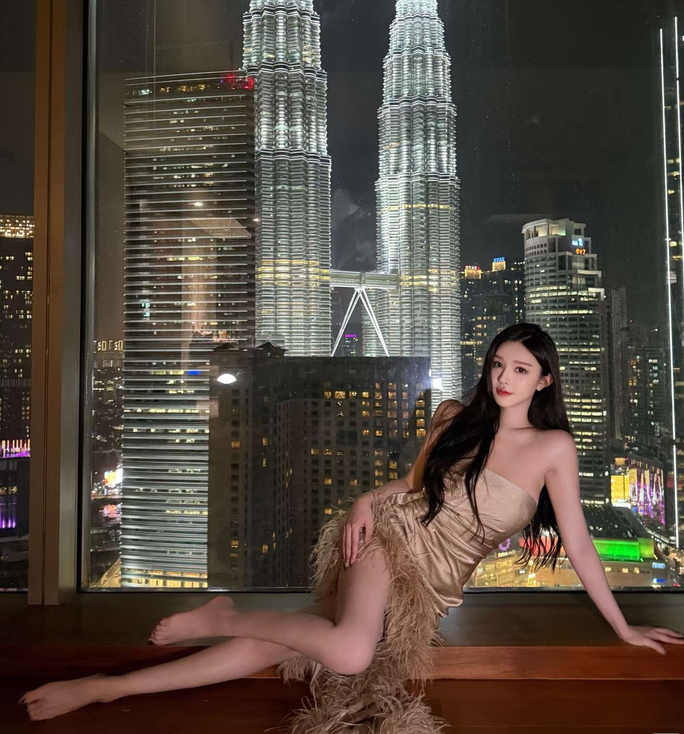 Y3926 普陀极品气质御姐 字母网红🉑莞式服务 173F Gallery 2