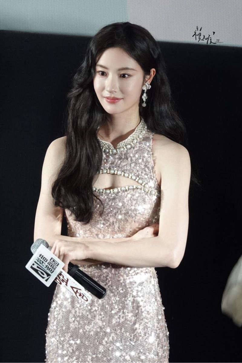 Y2236C-173 上海硬万女演员平面模特 173D