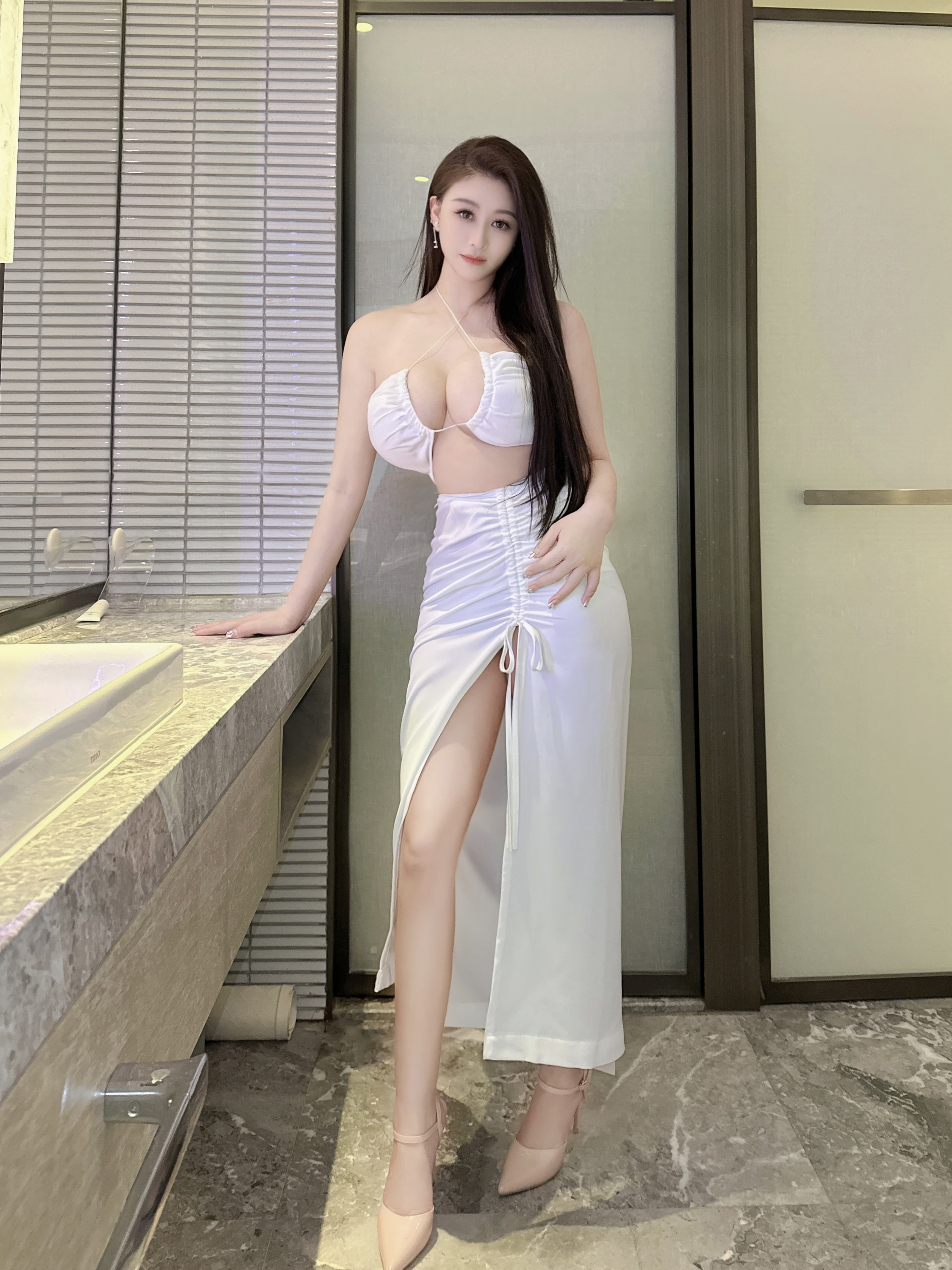 榨汁妹 深喉锁喉口爆毒龙 Gallery 5
