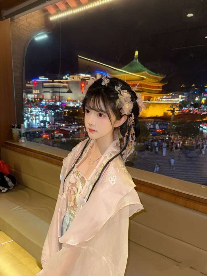 闵行极品嫩妹可儿 Gallery 2