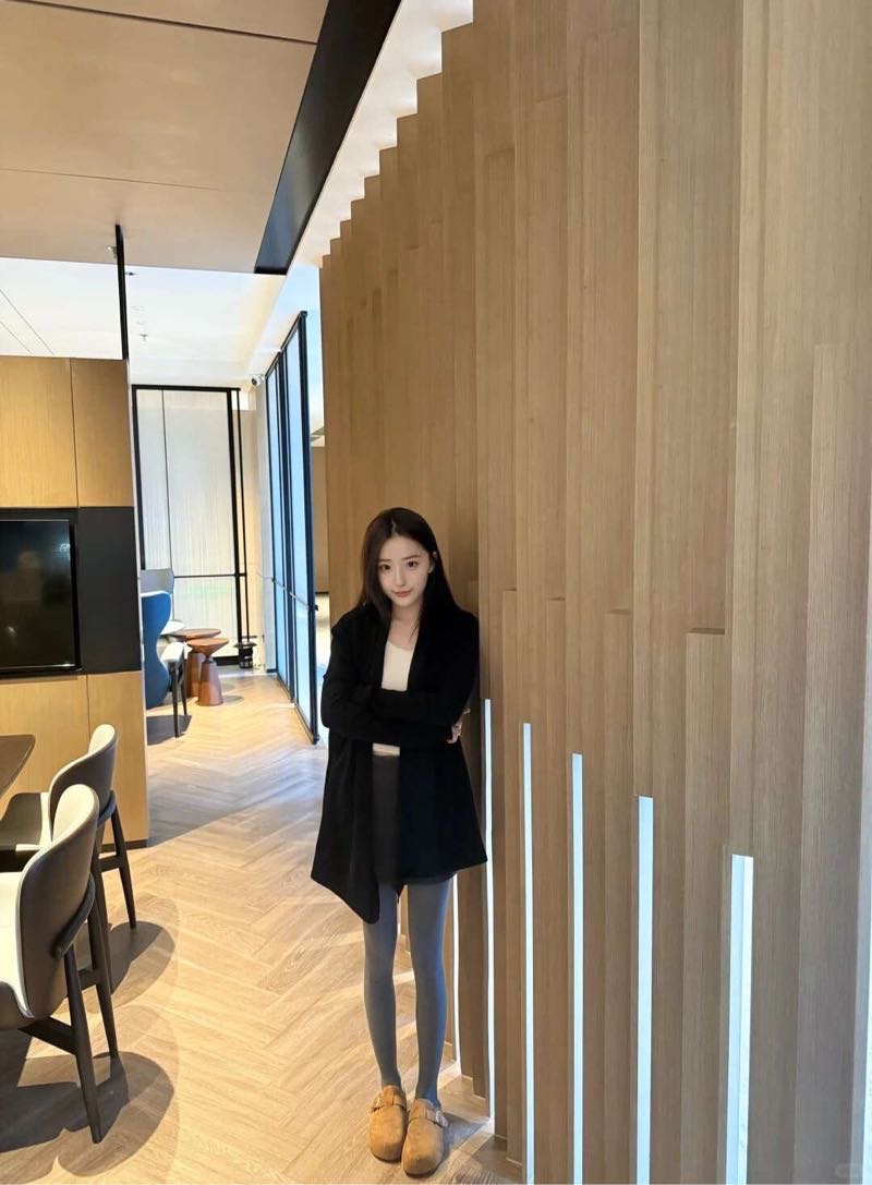 闵行悦悦 Gallery 2