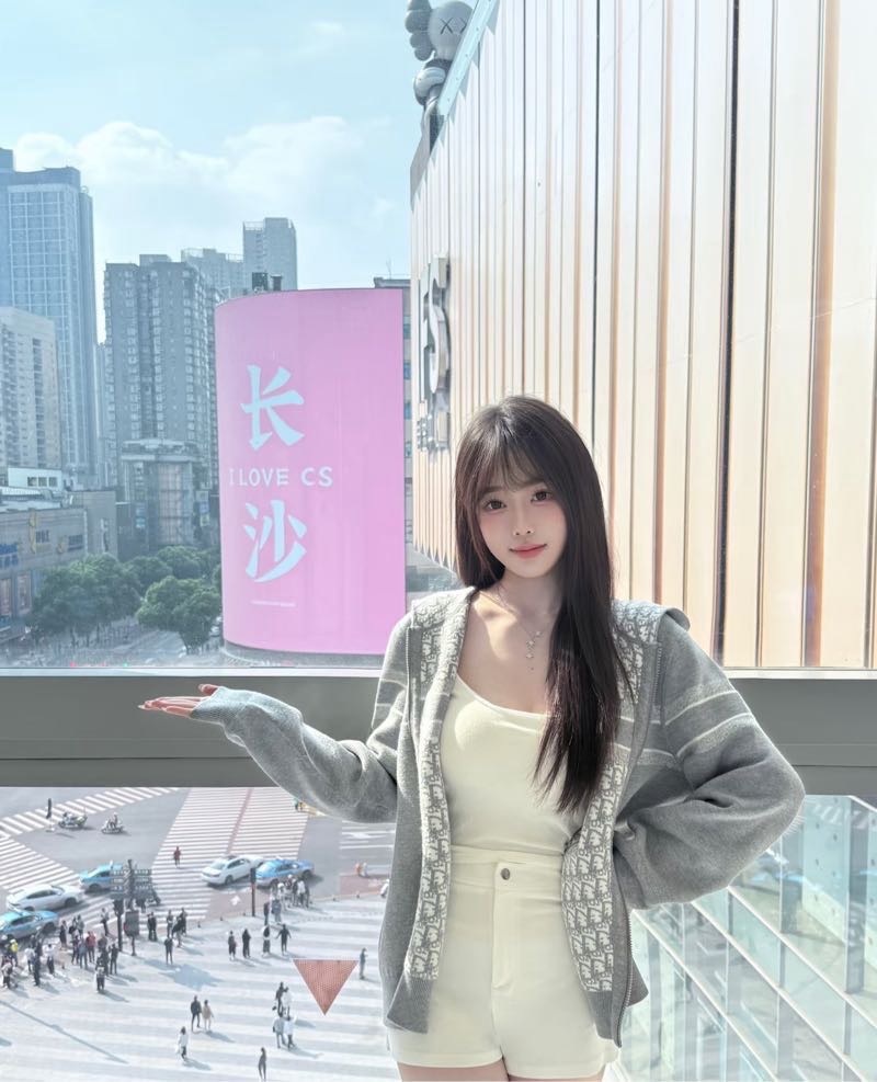 新人首次下海 黄浦梦梦 极品白小纯 Gallery 2