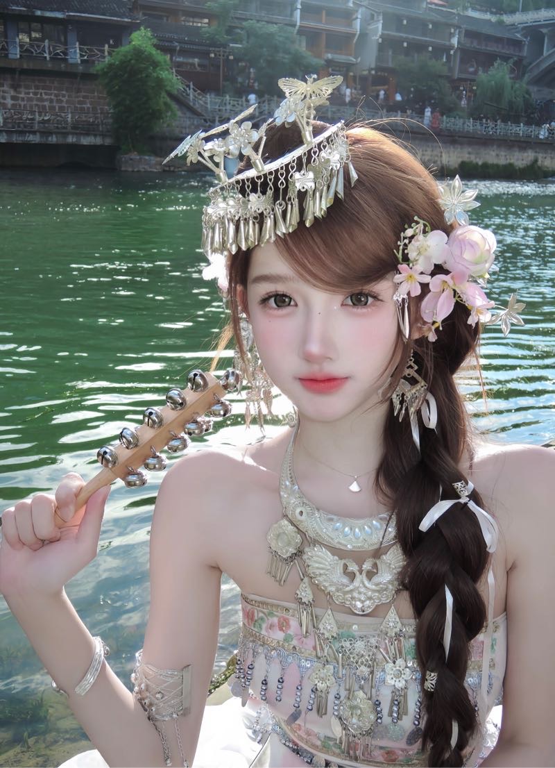 芸瑶 极品苗家女孩 Gallery 1