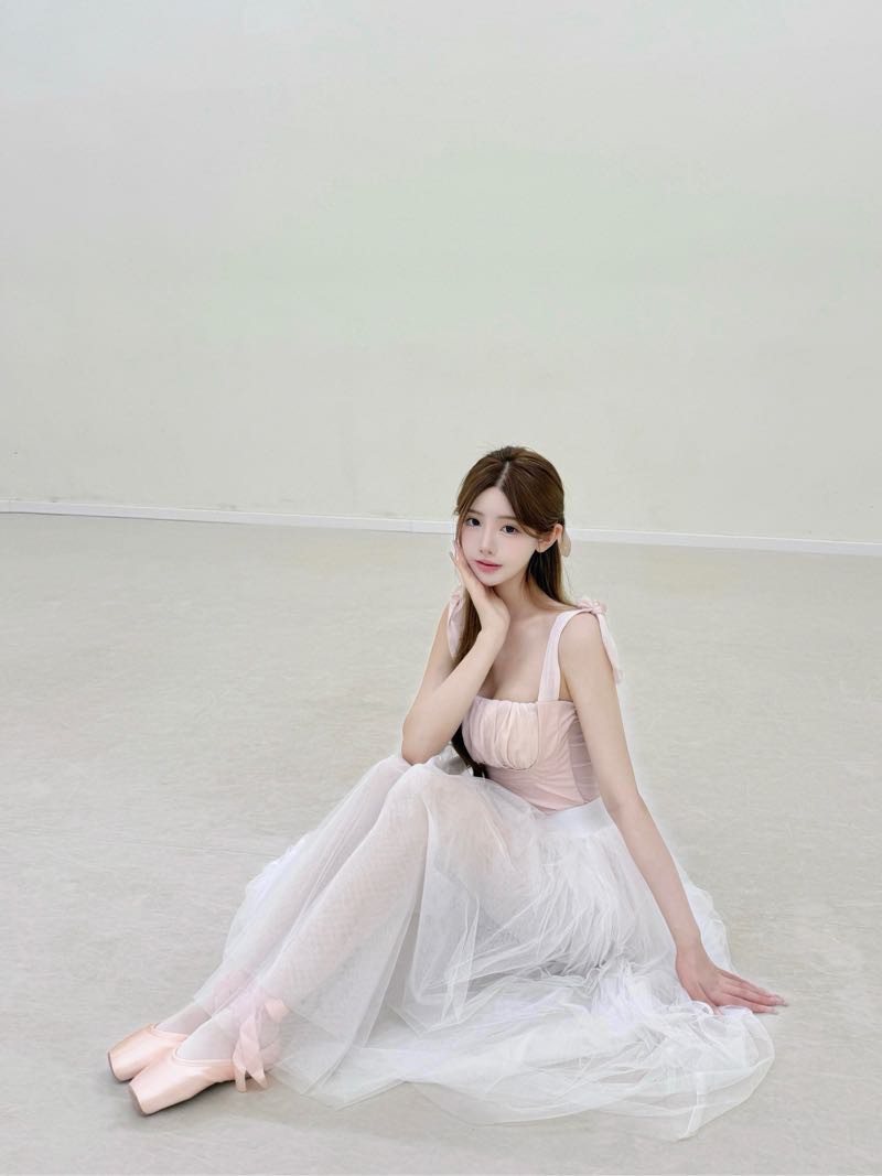 33772浦东新人白虎瑜伽女神 Gallery 1