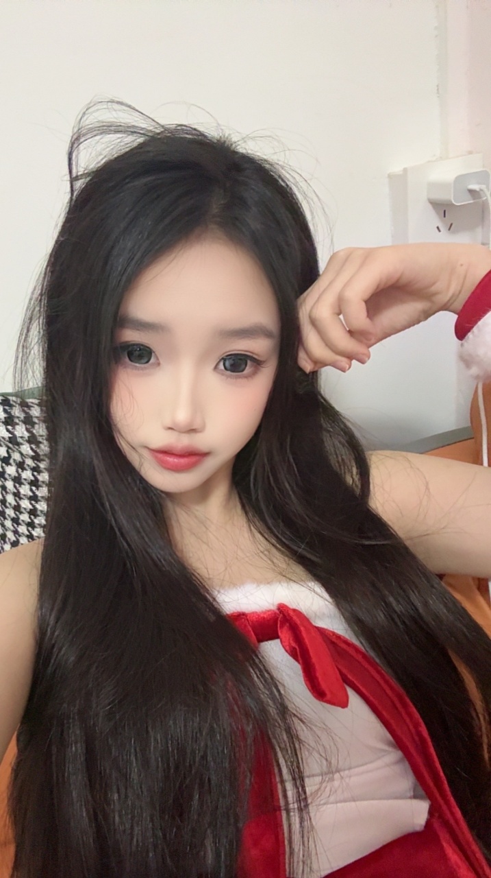 吉吉极品萝莉三点粉 Gallery 4