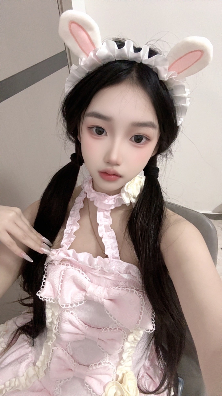 吉吉极品萝莉三点粉 Gallery 6