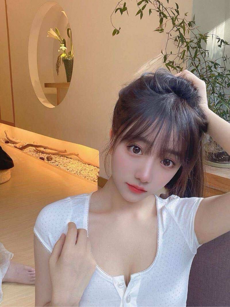 新人御姐首开 琳琳