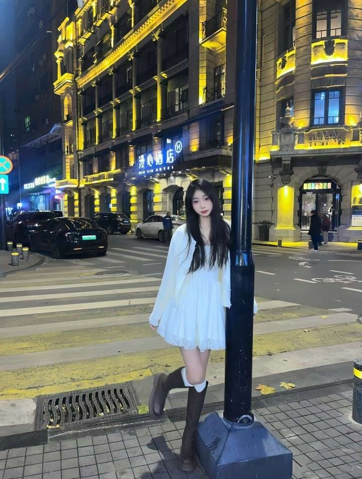 三林陈佳佳，可拍视频骚嫩妹 Gallery 5