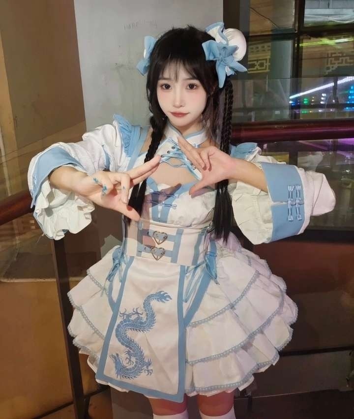 奶芙，娇小可爱萝莉🉑cos Gallery 1