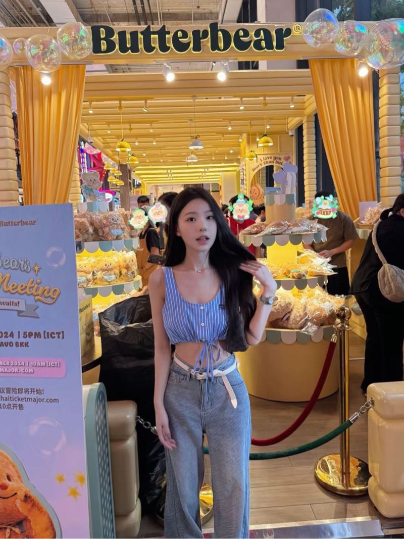 静安小红薯博主豚豚🦜 Gallery 1