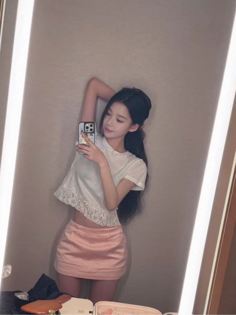 静安小红薯博主豚豚🦜 Gallery 3