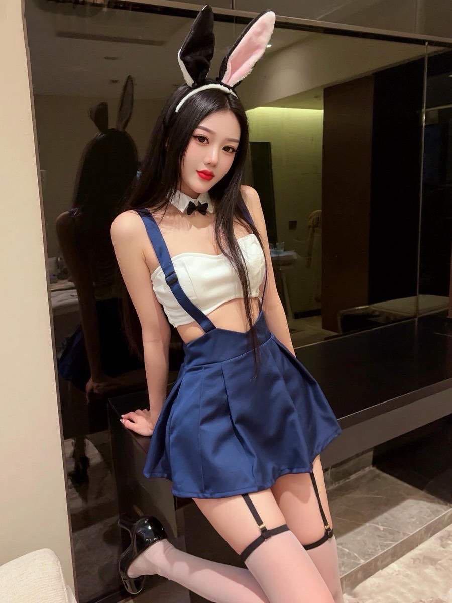 🐻童颜巨乳 新人小哎✈️短期兼职💦 Gallery 4