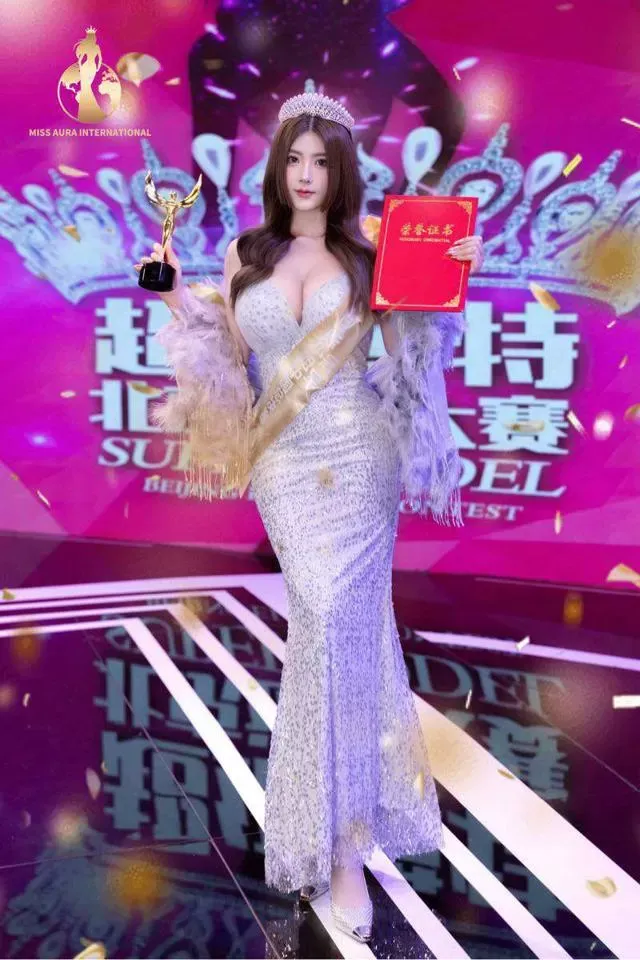 浦东三通露娜极品车模御姐174 Gallery 6