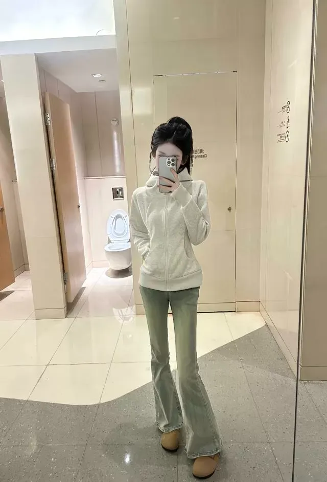 18岁幼态白嫩学生妹:乐伊 Gallery 6