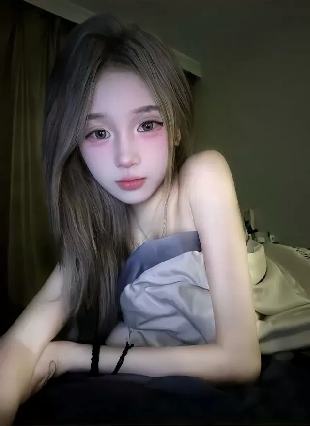 18岁幼态白嫩学生妹:乐伊 Gallery 7