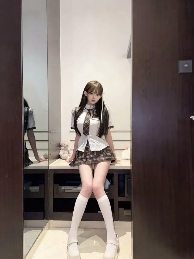 🌸浦东新区08后清纯三点粉芽芽 Gallery 6