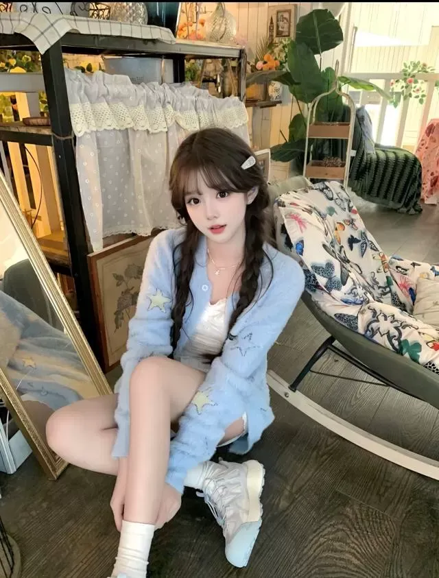 浦东07（轩儿）极品少萝 白小纯学生兼职 Gallery 2